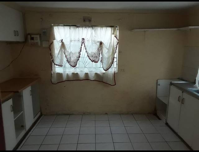 3 BEDROOM HOUSE FOR SALE IN VICTORIA MXENGE